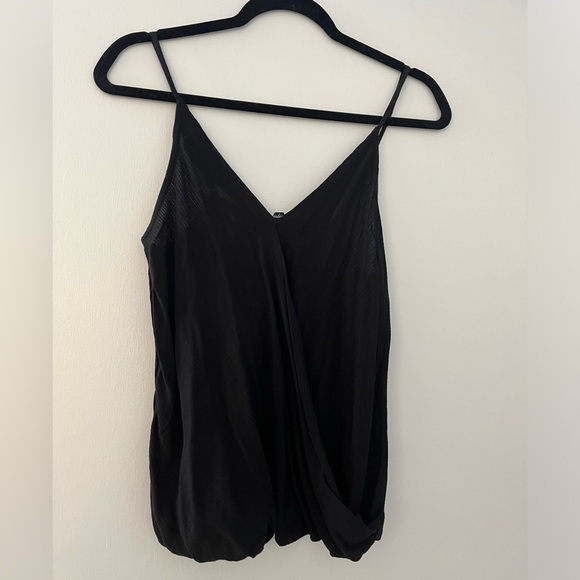 Black cropped spaghetti strap tank blouse in a size large - Picture 4 of 12